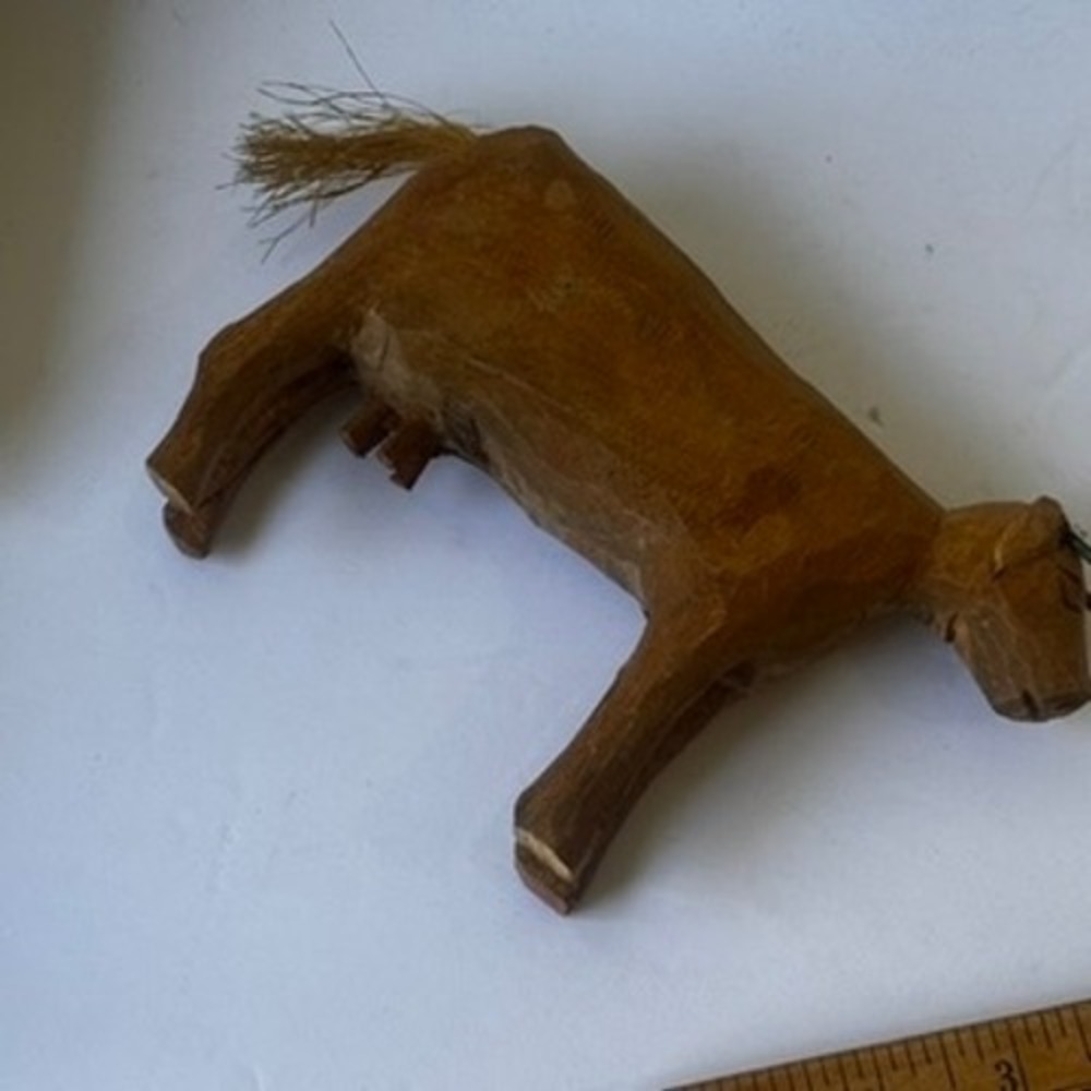 Vintage Rustic Hand Carved Folk Art Dairy Cow Figurine Carved Wood 7" - Picture 5 of 7